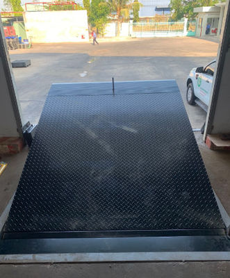 Low Maintenance Hydraulic Loading Platform Dock Leveler Garbage Removal ISO 9001