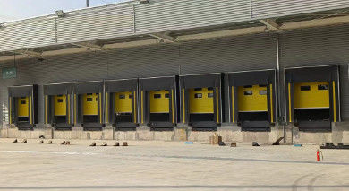 Buy Overall Black Loading Dock Shelter PVC Material With Yellow Warning Strip online manufacture