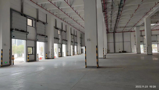 Insulated Secure Automatic Sectional Garage Door for Customized Size Industrial Facilities