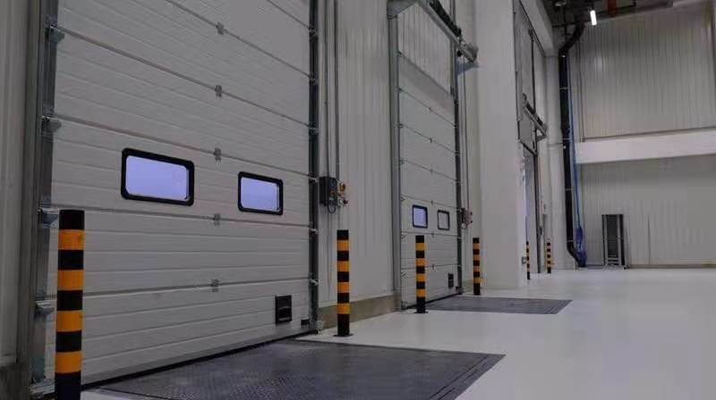 0.4mm Galvanized Steel Industrial Sectional Doors RAL9006 / RAL9002 Color