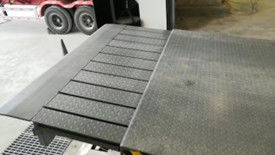 Telescopic Hydraulic Loading Dock Leveler Customizable Motor Power 1.1KW 380V 50HZ