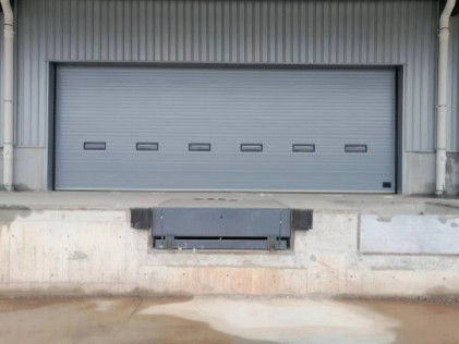 Logistics Hydraulic Dock Leveler Unloading Port static load 13600kg